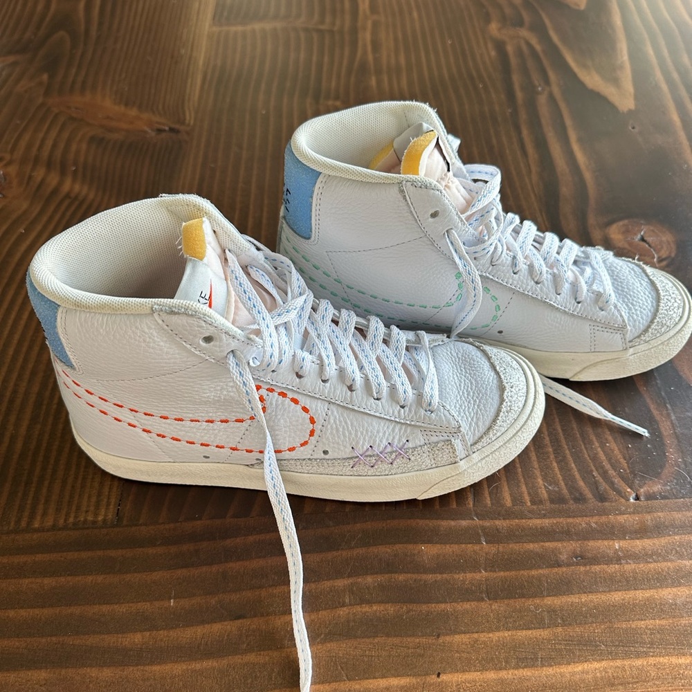 Mid '77 'Nike 101' women’s blazer White/Lilac/Green Glow/Safety Orange